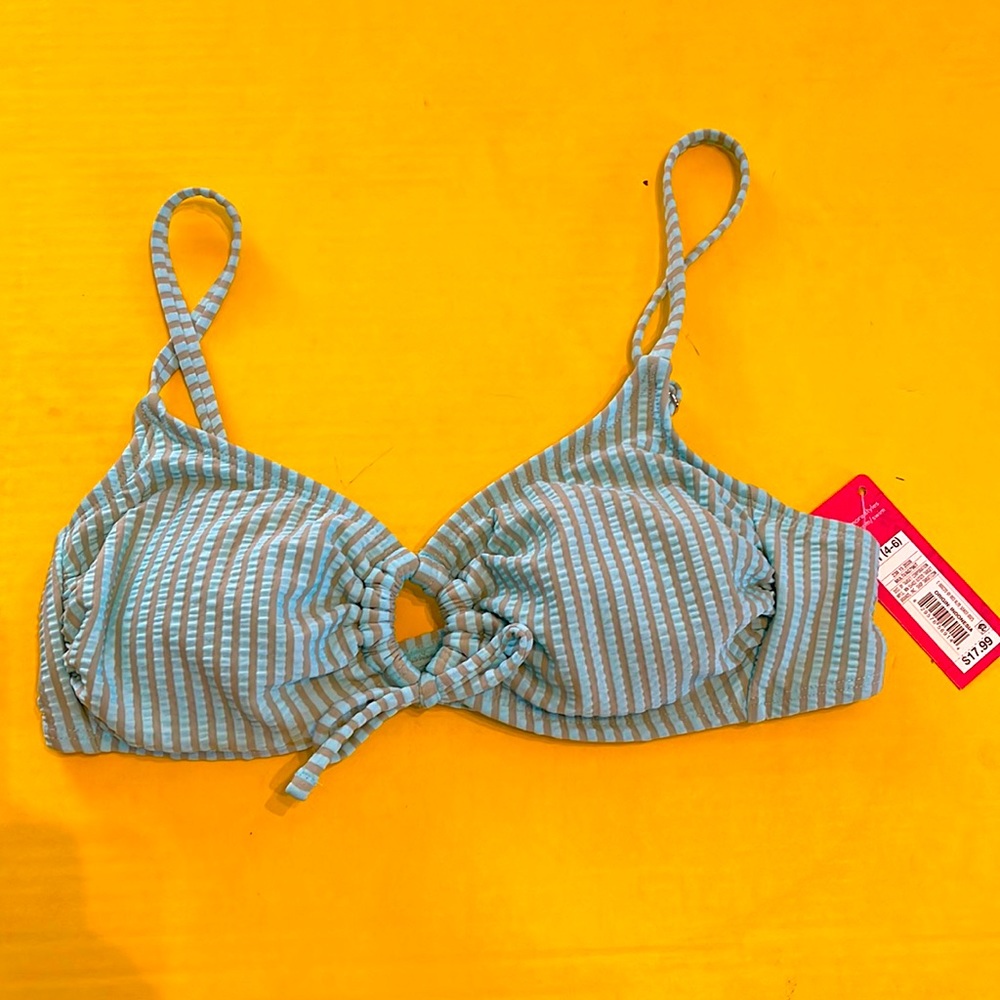 Womens size medium 4-6 xhilaration bathing suit top